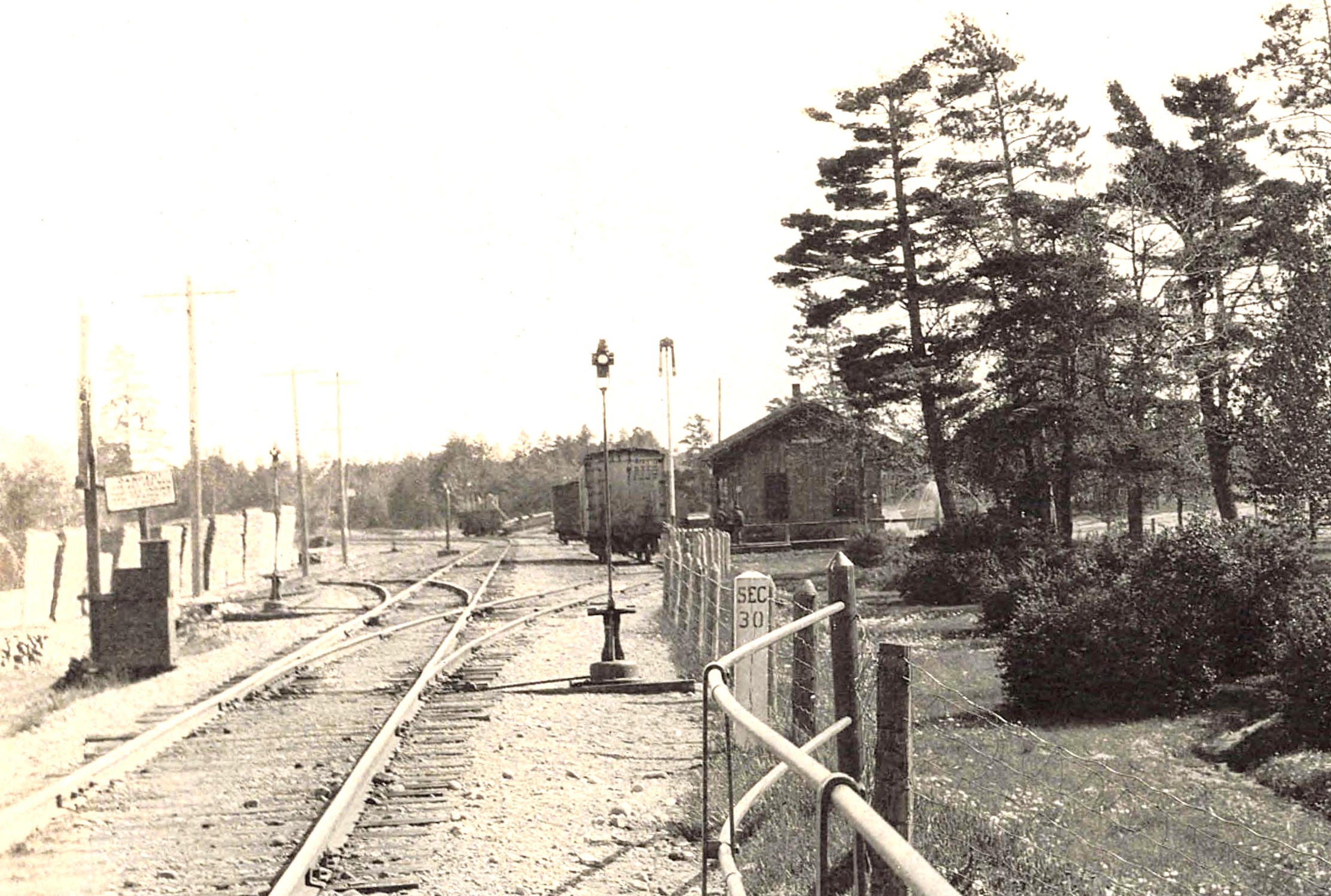MC Indian River yard tracks and depot 1910